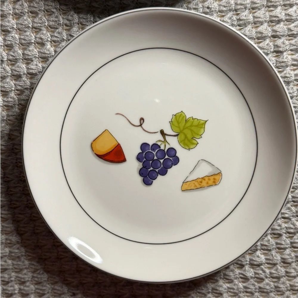 Crate&Barrel Fruit Fromage by Nancy Green Appetizer Plates
